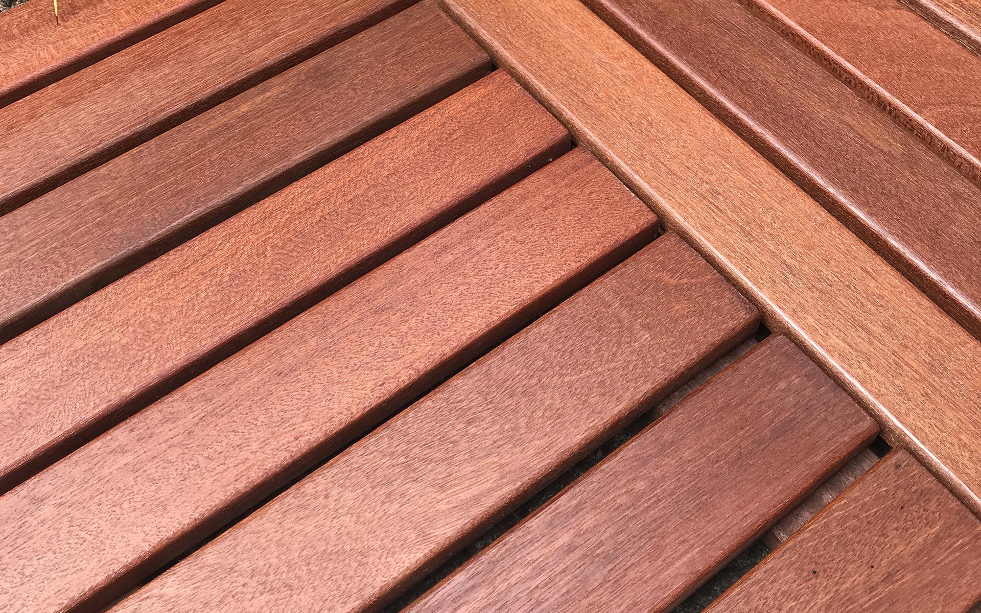 Wood_Deck_Tiles_Interlocking_Outdoor_1. Batu-24x24-deck-tiles-ExoShield-Natural-3.jpg
